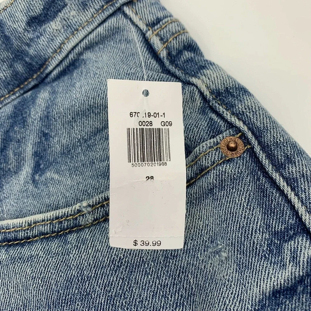 Old Navy High-Waisted O.G. Straight Ripped Cut-Off Shorts Plus Sz 28 Medium Wash - Picture 5 of 10